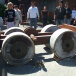 台輪が外れました。真ん中の滑車は上山を上下するときに使用するものです。