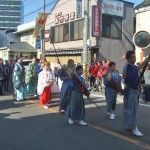 鉾、弓、巫女さん