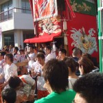 東組の軍人さん　にあわせて　下半田の若い衆　みんなで唄っています