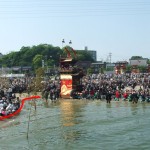 波打ち際が　せまります　7