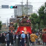建中寺東は大賑わい