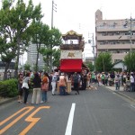 筒井町から早歩き10分…出来町に到着