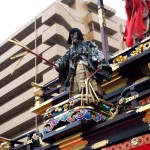 なんか…どっかの誰かに似ているような…