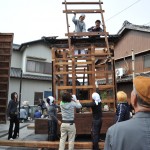 AM10:11　敬神車から戻ってくると高欄に手がかかっていました。