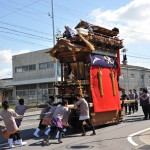 朝日に照らされて美しいお姿！若い衆も元気いっぱいです！