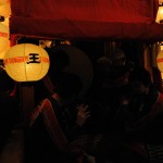 提灯の下の幕には、さらに幕が掛けられています。