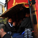 囃子は、車切のあとの歌神楽に移っています。まずは一息。