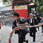 綱係の動きに注目!あれ?担当が代わって、縦に長くなってる!