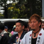 成車には、同級生がたくさんいます。それぞれいろんな役割をやっていますが、数名がこの白い看板=後楫後見やってました。後見かぁ…もうそんなに経験つんじゃったんだね。