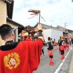 しゅっぱーつ！綱割は元気に采を振って！