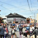 4組が商工会議所交差点に揃いました。